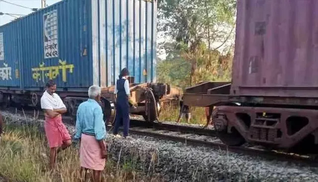 ଅଧା ବଗି ଛାଡ଼ି ଚାଲିଗଲା ମାଲଗାଡ଼ି; ମୁମ୍ବାଇ-ହାଓଡା ଲାଇନ୍‌ରେ ଟ୍ରେନ୍‌ ଚଳାଚଳ ପ୍ରଭାବିତ