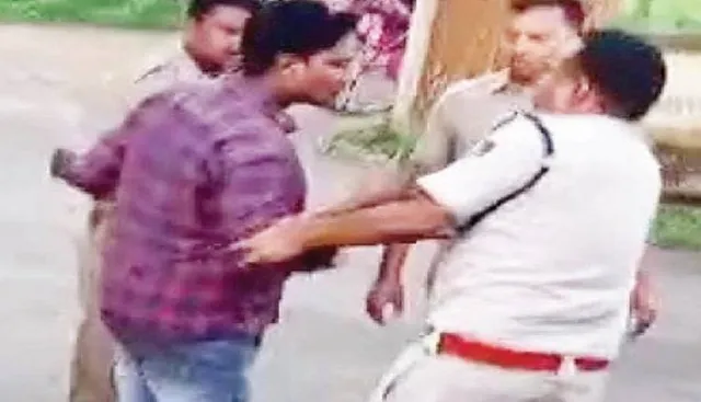 ଥାନା ପରିସରରେ କନେଷ୍ଟବଳଙ୍କ ଉନ୍ମତ୍ତ କାଣ୍ଡ