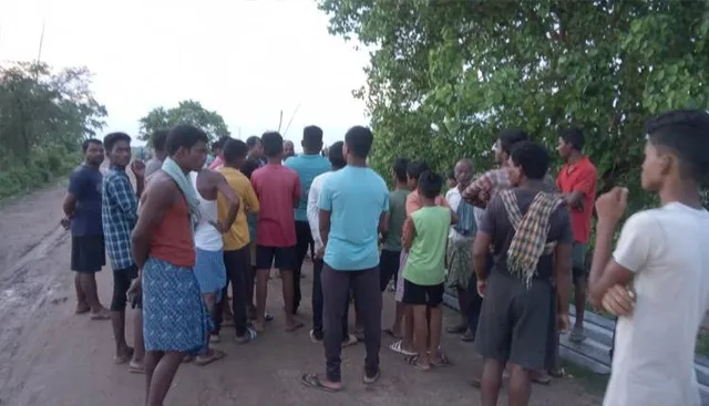 ଶାଳବା ବାଲିଘାଟକୁ ନେଇ ଦୁଇ ଗୋଷ୍ଠୀ ମୁହାଁମୁହିଁ