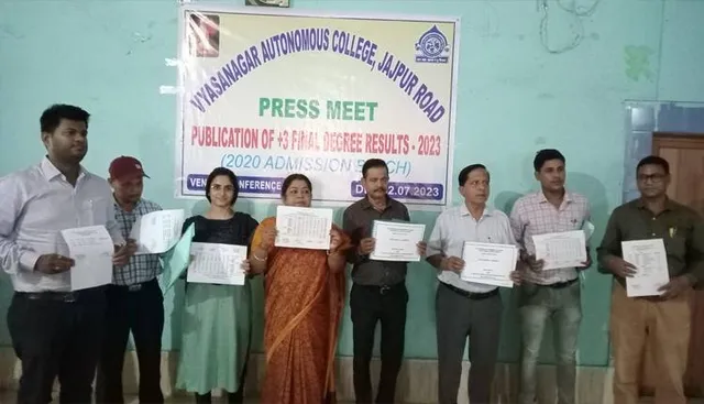 ବ୍ୟାସନଗର ସ୍ବୟଂଶାସିତ ମହାବିଦ୍ୟାଳୟ ଯୁକ୍ତ ୩ ପରୀକ୍ଷାଫଳ ପ୍ରକାଶ