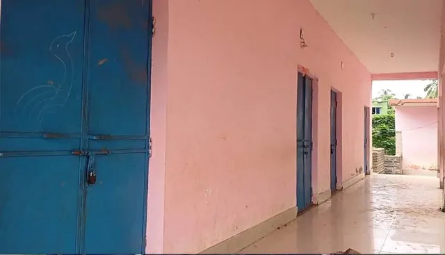 ଶିକ୍ଷକ ବଦଳିର ପ୍ରତିବାଦ :ସ୍କୁଲ ଆସିଲେନି ଛାତ୍ରଛାତ୍ରୀ