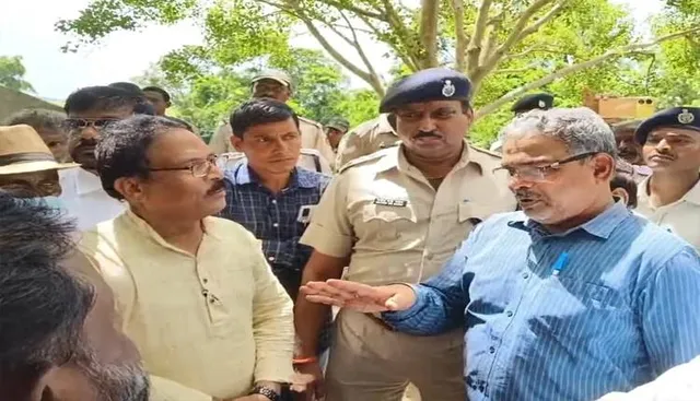 ଯାଜପୁରରୋଡରେ ୬ ରେଲୱେ ଠିକା ଶ୍ରମିକଙ୍କ ମୃତ୍ୟୁ ମାମଲା: କ୍ଷତିପୂରଣ ଦାବିରେ ଗଣଧାରଣା