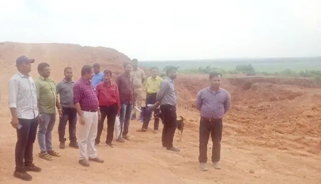 ମାଣ୍ଡୁକା ପାହାଡ଼ରୁ ମୋରମ ଲୁଟ୍‌ ଘଟଣାର ତଦନ୍ତ