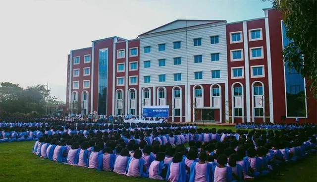 କିସ୍‍କୁ ଇଣ୍ଟରନ୍ୟାସନାଲ୍‌କୁ ଗ୍ରିନ୍‍ ଗାଉନ୍‍ ପୁରସ୍କାର