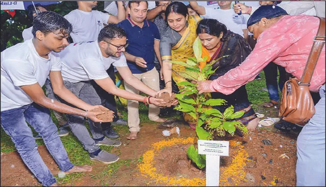 ଗ୍ରିନାଥନ୍‌ ପକ୍ଷରୁ ବୃକ୍ଷରୋପଣ