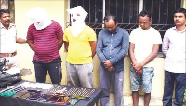 କମିସନରେଟ୍‌ ପୁଲିସ ପଞ୍ଝା‌ରେ ଅନ୍ତଃଜିଲ୍ଲା ଲୁଟେରା ଗ୍ୟାଙ୍ଗ୍‌: ବନ୍ଧାହେଲେ ୪ ପେସାଦାର, ବଣିଆ