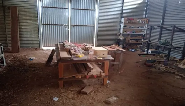 ଲକ୍ଷାଧିକ ଟଙ୍କାର ଶାଗୁଆନ୍‌ କାଠ ଓ ସାମଗ୍ରୀ ଜବତ