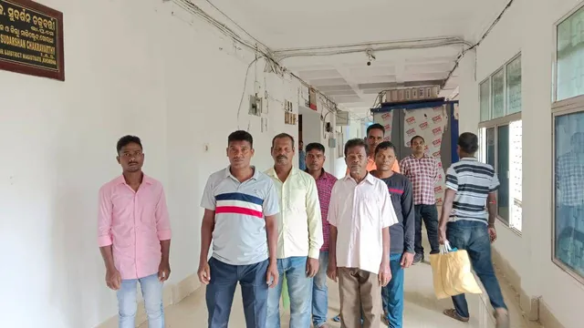 ଜିଲ୍ଲାପାଳଙ୍କୁ ଭେଟି ବାସଗୃହ ଯୋଗାଇଦେବାକୁ ଦାବି କଲେ ୨୦ରୁ ଉର୍ଦ୍ଧ୍ବ ପରିବାର