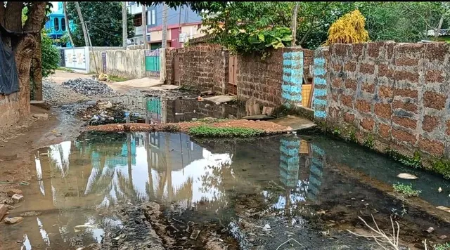 ଖୋର୍ଦ୍ଧାରେ ସମସ୍ୟା; ରାସ୍ତାରେ ଛୁଟୁଛି ନର୍ଦ୍ଦମା ପାଣି ଓ ବଢ଼ୁଛି ଡେଙ୍ଗୁ ଚିନ୍ତା