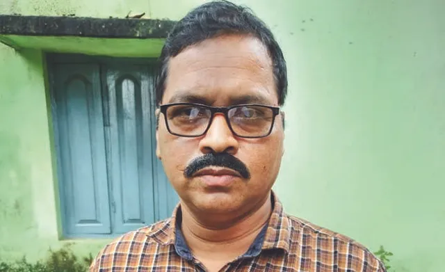 ଧରାପଡ଼ିଲେ ଅତିରିକ୍ତ ତହସିଲଦାର, ଜବତ ବାଲି ଭର୍ତ୍ତି ହାଇୱା ଛାଡ଼ିବାକୁ ନେଉଥିଲେ ଲାଞ୍ଚ