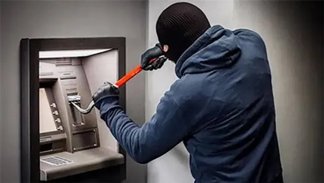 ଏଟିଏମ୍‌ କାଟି ୧୨ ଲକ୍ଷ ଲୁଟ୍‌