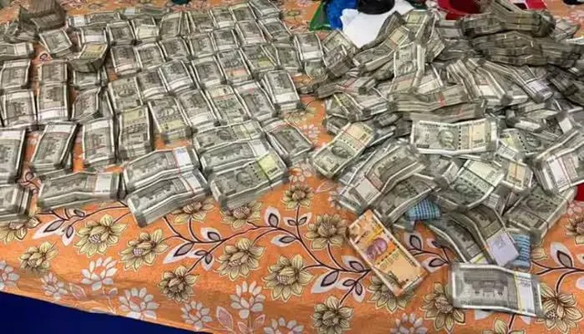 ଧୁବ୍ରି ଜିଲ୍ଲା ପରିଷଦ୍‌ ‘ସିଇଓ’ଙ୍କ ଘରୁ ନଗଦ ୨.୩୨ କୋଟି ଟଙ୍କା ଜବତ: କାର୍ଯ୍ୟାନୁଷ୍ଠାନକୁ ପ୍ରଶଂସା କଲେ ମୁଖ୍ୟମନ୍ତ୍ରୀ ହିମନ୍ତ