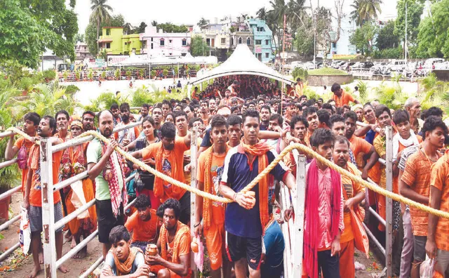 ଶୃଙ୍ଖଳିତ ହେଲାନି ଲିଙ୍ଗରାଜଙ୍କ ଦର୍ଶନ: ସାଢ଼େ ୧ଟାରେ ସରିଲା ସାହାଣମେଲା ଦର୍ଶନ