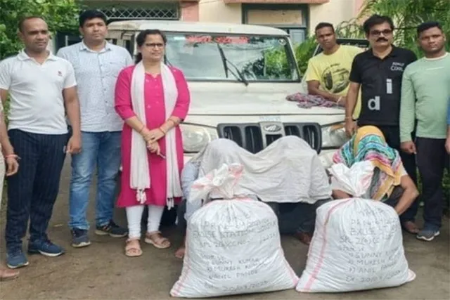 ବଲେରୋ ସହ ୩୦ କେଜି ଗଞ୍ଜେଇ ଜବତ, ୩ ଗିରଫ