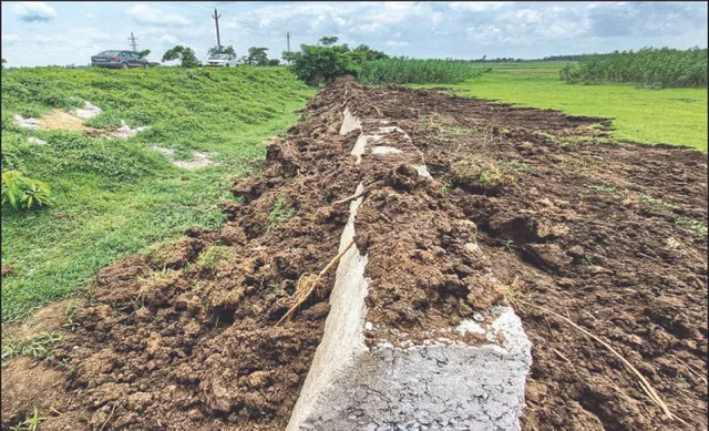 ମାଳତୀପାଟପୁର ବାଇପାସ୍‌ ରାସ୍ତା ରିଟେନିଂ ୱାଲ୍‌: କାମ ନ ସରୁଣୁ ଭୁଶୁଡ଼ିଗଲା