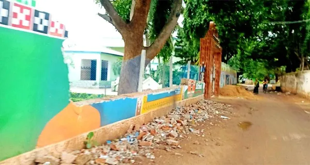 ଦେଢ଼ବର୍ଷରେ ଭଙ୍ଗାଗଲା ରୂପାନ୍ତରିତ ବିଦ୍ୟାଳୟ ପାଚେରି