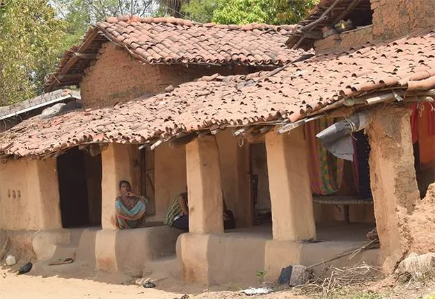 ତୃତୀୟଥର ହେବେ ବିସ୍ଥାପିତ: ଭୟରେ ୬ ଗାଁ ଲୋକ