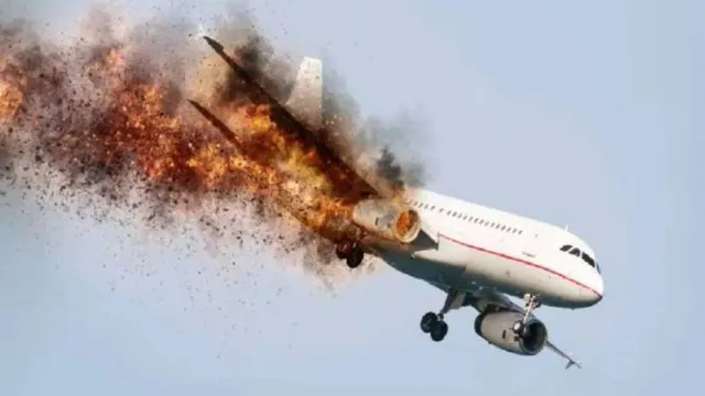 ଯାନ୍ତ୍ରିକ ତ୍ରୁଟି ଯୋଗୁଁ ବିମାନ ଦୁର୍ଘଟଣାଗ୍ରସ୍ତ; ୪ ସୈନିକଙ୍କ ସମେତ ୯ ମୃତ