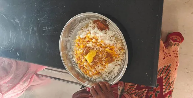 ଖାଦ୍ୟ ଥାଳିରେ ମହଙ୍ଗା ମାଡ଼, ମଧ୍ୟାହ୍ନ ଭୋଜନରୁ ଏବେ ପରିବା ଗାଏବ୍‌