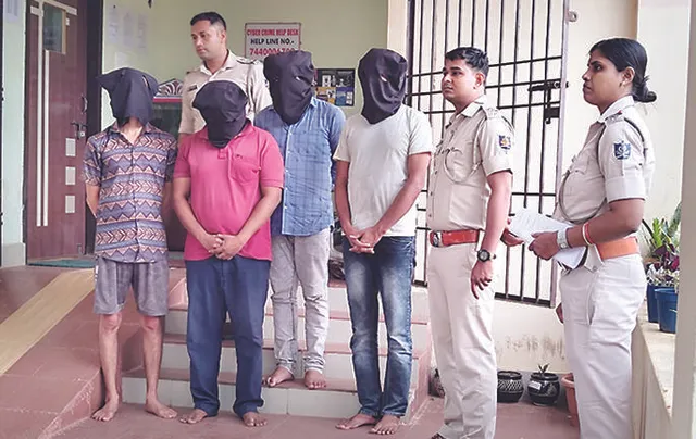 ଭିଡିଓ ଲାଇକ୍, ସେୟାର କରିବା ଲୋଭ ଦେଖାଇ ଲୁଟ୍‌: ୮ ଜଣଙ୍କୁ ଗିରଫ କଲା ସାଇବର ପୁଲିସ