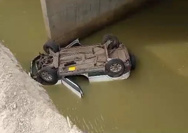 ପୋଲ ତଳକୁ ଖସିଲା କାର୍‌, ଚାଲିଗଲା ଜଣଙ୍କ ଜୀବନ