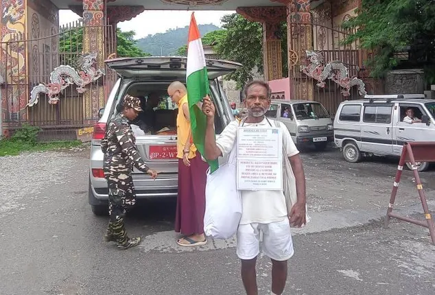 ନିଶା ନିବାରଣ ‌ବାର୍ତ୍ତା ନେଇ ଚାଲିଚାଲି ଝାରସୁଗୁଡ଼ାରୁ ଭୁଟାନରେ ପହଞ୍ଚିଲେ