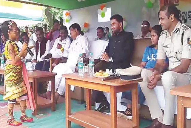 ବିକାଶର ଗୁମର ଖୋଲିଲେ କୁନି ଝିଅ: ଗାଁ ସମସ୍ୟା ଶୁଣି ଚକିତ ହେ​ଲେ ମନ୍ତ୍ରୀ