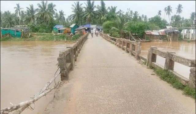 ବିପଦସଂକୁଳ ପୋଲ, ବାଉଁଶ ବାଡ଼ା ଭରସା