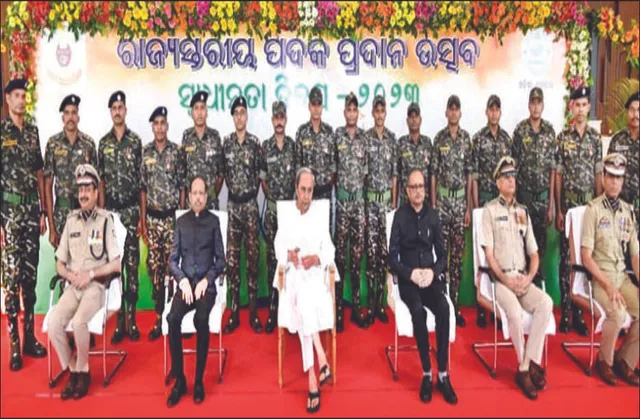 ୨୮ ଜଣଙ୍କୁ ମିଳିଲା ପୁଲିସ ପଦକ: ଏସଓଜିର ୧୬ ଜଣଙ୍କୁ ମିଳିଲା ସାହସିକତା ପୁରସ୍କାର