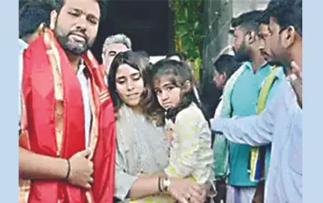 ସିଲି ପଏଣ୍ଟ: ତିରୁପତି ବାଲାଜୀ ମନ୍ଦିରରେ ରୋହିତ, ଏଲ୍‌ପିଏଲ୍‌ରେ ସାପ ଆତଙ୍କ