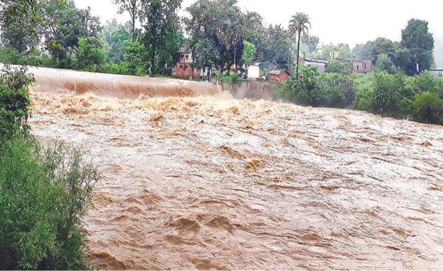 କାଳିପେନୁ ଓ ଖଡ଼୍‌ଗ ନଈରେ ବନ୍ୟା ସ୍ଥିତି: ଘାଟି ରାସ୍ତାରେ ଯାତାୟାତ ନ କରିବାକୁ ସତର୍କତା ଜାରି