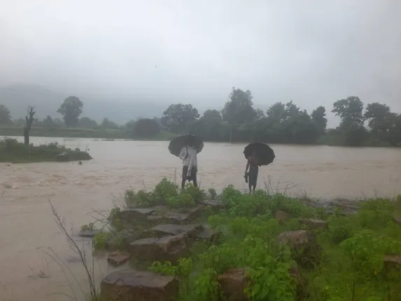 ନୂଆପଡ଼ାରେ ପ୍ରବଳ ବର୍ଷା: କେରମେଲିରୁ ପେଠିଆପାଲିକୁ ଯୋଗାଯୋଗ ବିଛିନ୍ନ