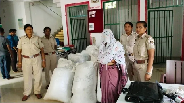 ବିପୁଳ ପରିମାଣର ଗଞ୍ଜେଇ ଜବତ, ଜଣେ ମହିଳାଙ୍କ ସମେତ ୩ ଯୁବକ ଗିରଫ