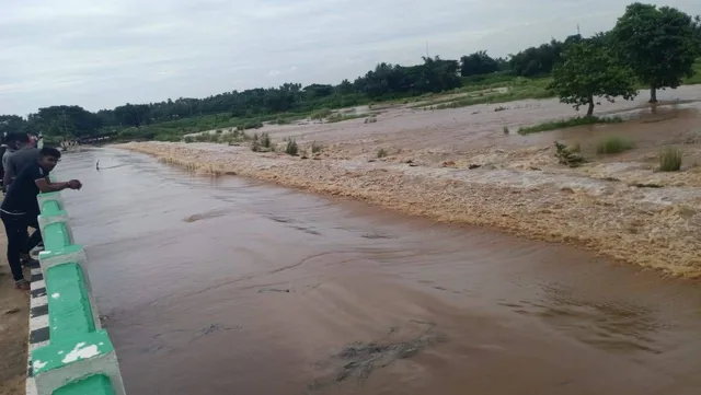 ଭାର୍ଗବୀ ନଦୀର ଅଚ୍ୟୁତପୁର କାଜରୁ ପାଣି ଗଡ଼ିଲା, ଧନୁଆ ନଈରେ ବନ୍ୟା ଆଶଙ୍କା ଉପୁଜିଲା