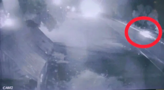 ଦୁର୍ଘଟଣାରେ ବାଇକ୍‌ ଆରୋହୀଙ୍କ ମୃତ୍ୟୁ, ସିସିଟିଭି କ୍ୟାମେରାରେ ଭୟାନକ ଦୃଶ୍ୟ କଏଦ