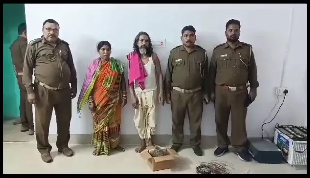 ଦୁଇ ଦେଶୀ ବନ୍ଧୁକ, ବଜ୍ରକାପ୍ତା କାତି ଜବତ: ବାପଝିଅ ସମେତ ୫ ଗିରଫ