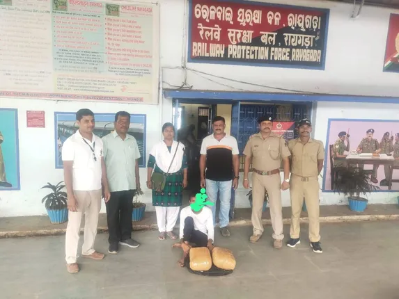 ରାୟଗଡା ଷ୍ଟେସନରୁ ଗଂଜେଇ ଜବତ, ହରିୟାଣାର ଯୁବକ ଗିରଫ  