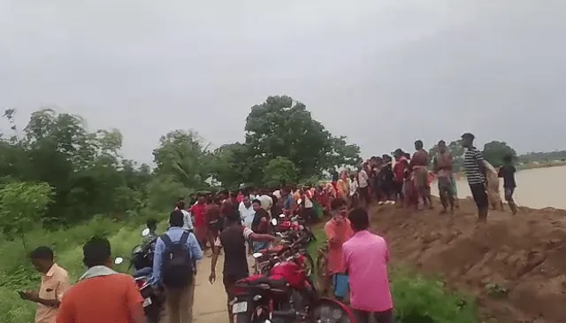 ସଉଦା ଆଣିବାକୁ ଯାଇ ପାଣିରେ ଭାସିଗଲେ ଯୁବକ: ଡାକ୍ତରଖାନାରେ ମୃତ ଘୋଷଣା କଲେ ଡାକ୍ତର