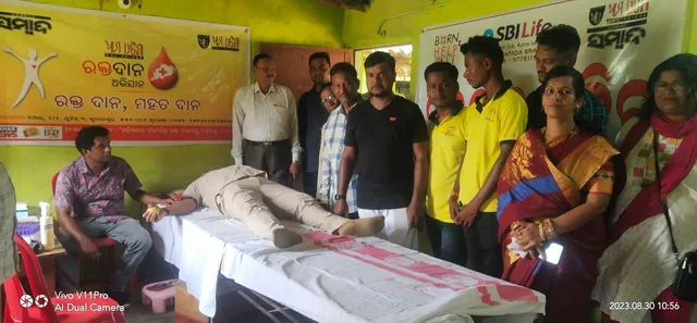 ଶିବିରରୁ ୩୦ ୟୁନିଟ୍‌ ରକ୍ତ ସଂଗ୍ରହ; ମେଧାବୀ ଛାତ୍ରଛାତ୍ରୀଙ୍କୁ ସମ୍ବର୍ଦ୍ଧନା‌, ପାଠ୍ୟ ପୁସ୍ତକ ବଣ୍ଟନ