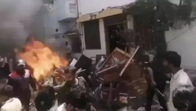 ପାକିସ୍ତାନ ଗୀର୍ଜା ଆକ୍ରମଣ: ୧୦୦ ଅଟକ; ଧାର୍ମିକ ଆକ୍ରୋଶଜନିତ ହିଂସାକାଣ୍ଡ କହି ତଦନ୍ତ ଦାବି କଲା ଆମେରିକା