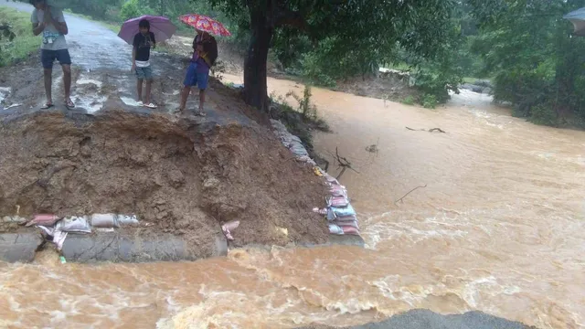 ବର୍ଷାରେ ଭାସିଗଲା କଲଭର୍ଟ, ୧୦ ଗାଁକୁ ଯୋଗାଯୋଗ ଛିନ୍ନ