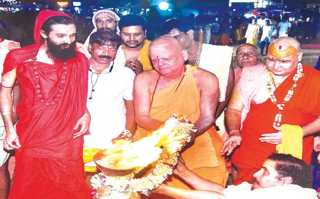 ଶଙ୍କରାଚାର୍ଯ୍ୟଙ୍କ ସୀମା ଲଂଘନ ଯାତ୍ରା: ପତିତପାବନଙ୍କୁ ଦର୍ଶନ କଲେ