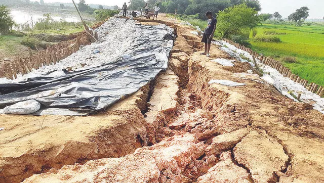 ବୈତରଣୀ ନଦୀବନ୍ଧ ଧସିବା ପ୍ରସଙ୍ଗ: ଭିନ୍ନ ଇସାରା ଦେଉଛି ମନ୍ତ୍ରୀ ଓ ଯନ୍ତ୍ରୀଙ୍କ ନିରବତା