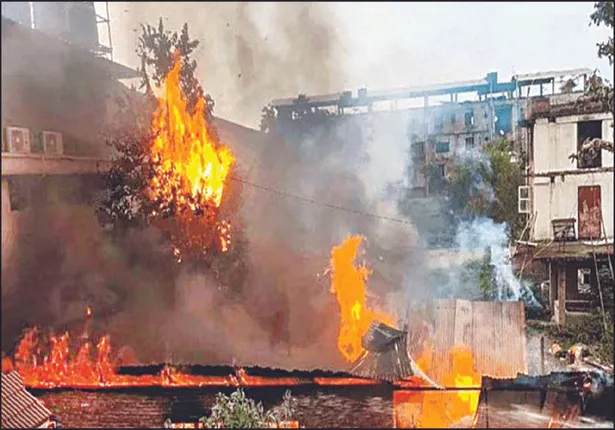 ମଣିପୁରରେ ତେଜିଲା ହିଂସାତ୍ମକ ଆନ୍ଦୋଳନ: ବିଭିନ୍ନ ସ୍ଥାନରେ ପୋଡ଼ାଜଳା, ଡିସି ଅଫିସ ଭଙ୍ଗାରୁଜା