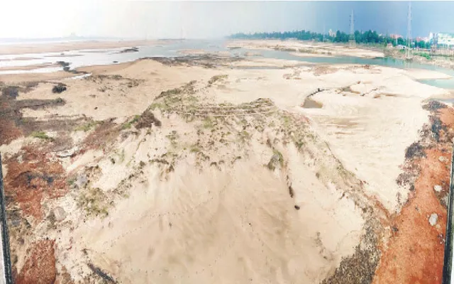 କାଠଯୋଡ଼ିକୁ ମାରିଦେଲେ-୩: ବାଲିମାଫିଆଙ୍କ ଷଡ଼୍‌ଯନ୍ତ୍ର, ନରାଜରେ ଅଟକୁଛି ପାଣି