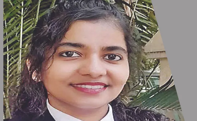 ସୁପ୍ରିମକୋର୍ଟ ଇତିହାସରେ ପ୍ରଥମ: ସାଙ୍କେତିକ ଭାଷାରେ ଯୁକ୍ତି ବାଢ଼ିଲେ ଦିବ୍ୟାଙ୍ଗ ଆଇନଜୀବୀ  ସାରା ସନ୍ନି