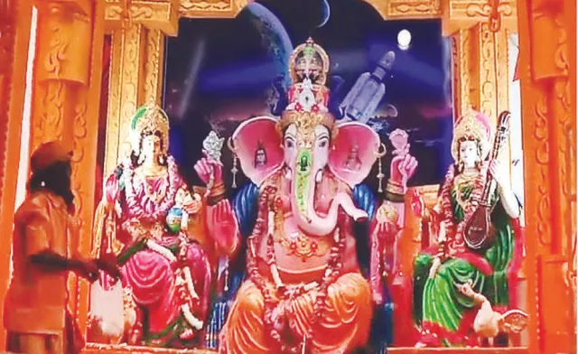 ଗଣେଶ ପୂଜାରେ ଝଲସୁଛି ଜଟଣୀ ସହର: ମଣ୍ଡପରେ ଆଧ୍ୟାତ୍ମିକ ପରିବେଶ, ପଡ଼ିଆରେ ମନୋରଞ୍ଜନ