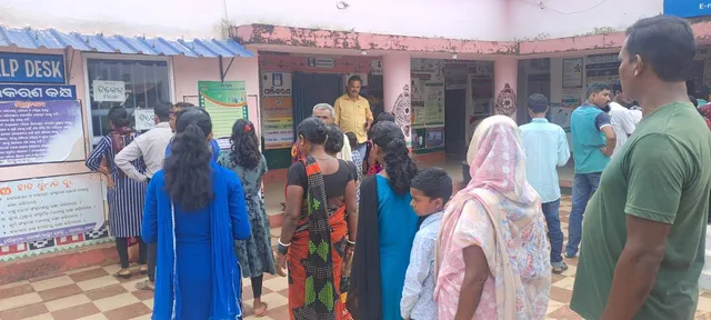 ପାଟଣା ଡାକ୍ତରଖାନା: ବହିର୍ବିଭାଗରେ ଘଣ୍ଟାଘଣ୍ଟା ଠିଆହେଉଛନ୍ତି ରୋଗୀ