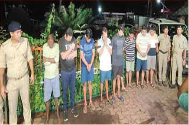 ପୁଲିସ୍‌ ହାବୁଡ଼ରେ ପଶ୍ଚିମବଙ୍ଗର ୧୩ ଠକ: ୧.୯୫ ଲକ୍ଷ ଟଙ୍କା, ନକଲି ପରିଚୟପତ୍ର ଜବତ