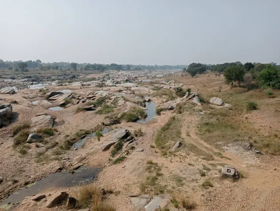 ଅଙ୍ଗନଦୀ ବନ୍ଧ ସ୍ବପ୍ନ, ଲୋକଙ୍କ ଭାବାବେଗ ସହ ଖେଳ